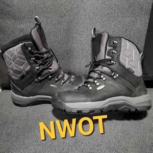 Keen boots 10 women (8.5 men) NWOT (black laces & blue laces included)